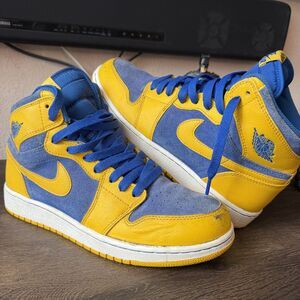 Nike Air Jordan 1 Retro High OG Laney Size 6.5Y Yellow Blue 575441-707